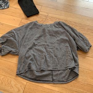 Short sleeve crop top